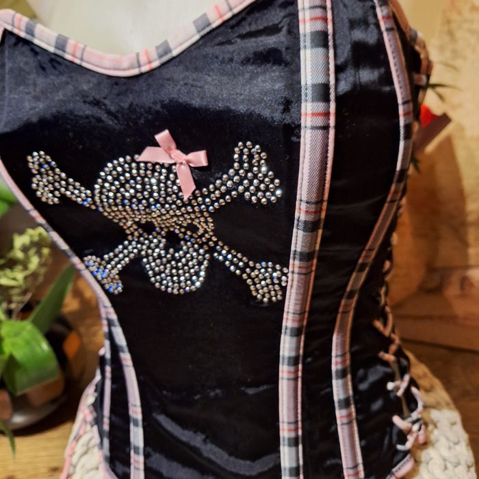 Corset Shirley of Hollywood!