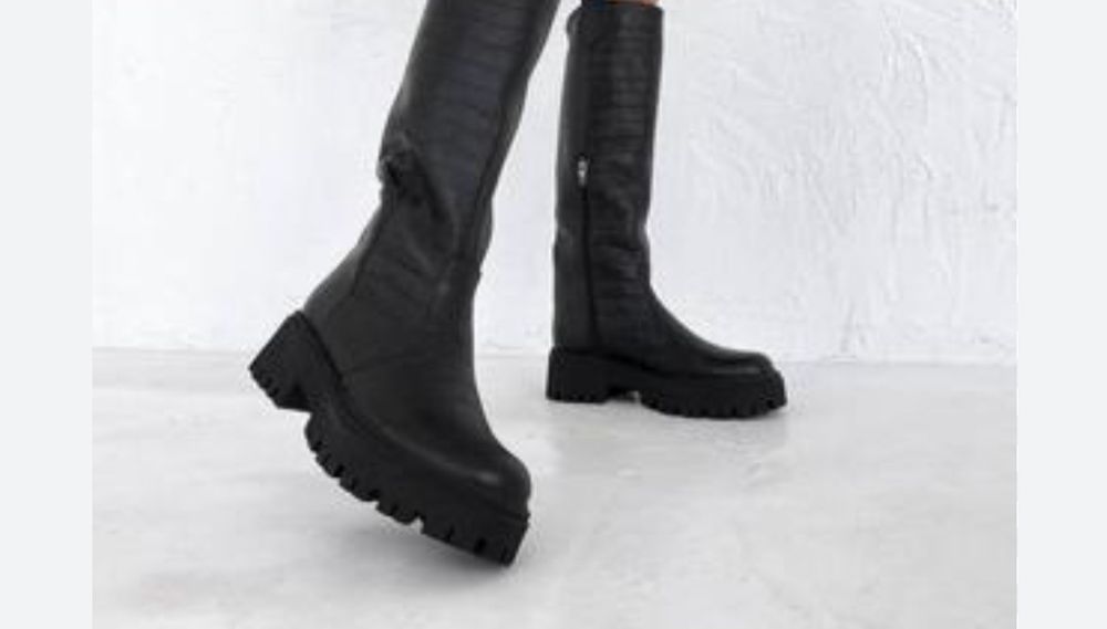 Продам 3 пары сапог 39 размера