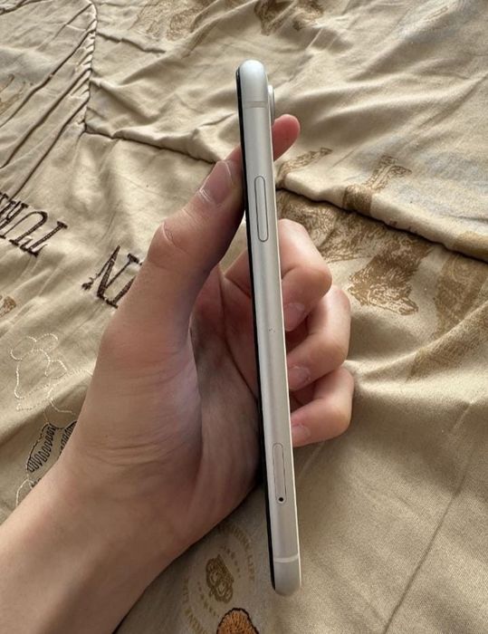 Айфон хр 64/75акум