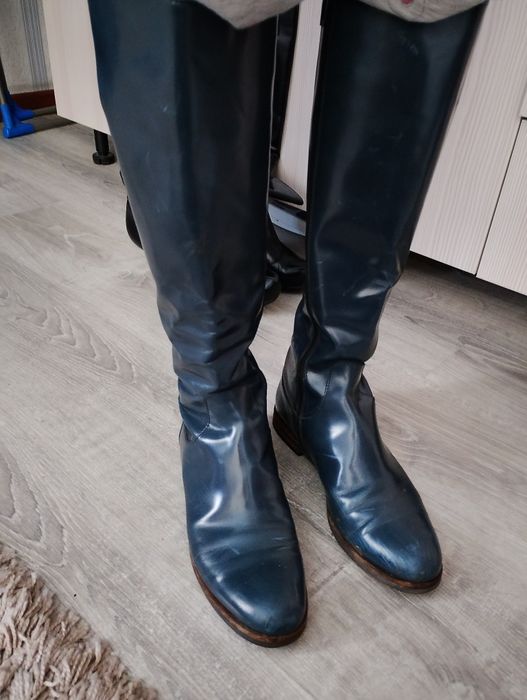 Продам кожаные сапоги