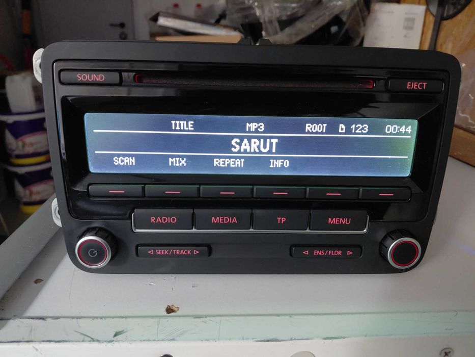 Radio cd rcd 510 310 golf 5 plus turan tiguan passat cu cod inclus