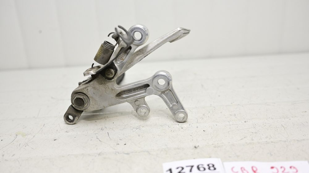 Suport Scarita Fata Dreapta Cu Pedala Frana Spate Honda CBR 929 2000