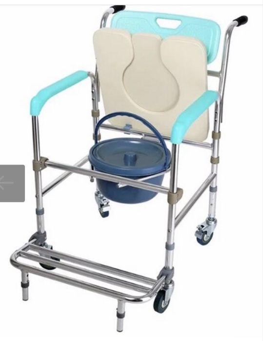 Scaun WC cu roți pentru persoane cu dizabilități