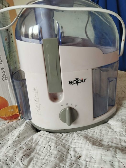 Сокоизстисквачка в добро състояние.