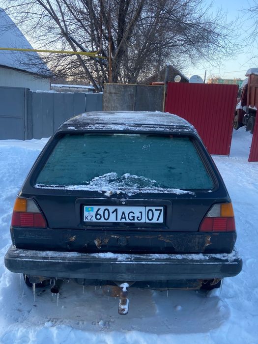 Машина  wolkswagenгольф 2