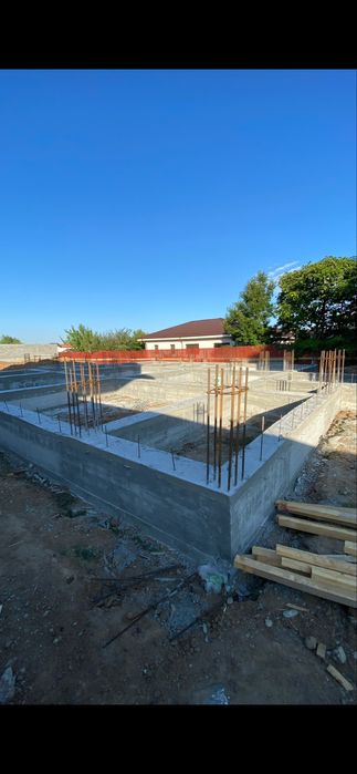 Firmă executăm constrcutii la roșu , garduri , scări , beciuri