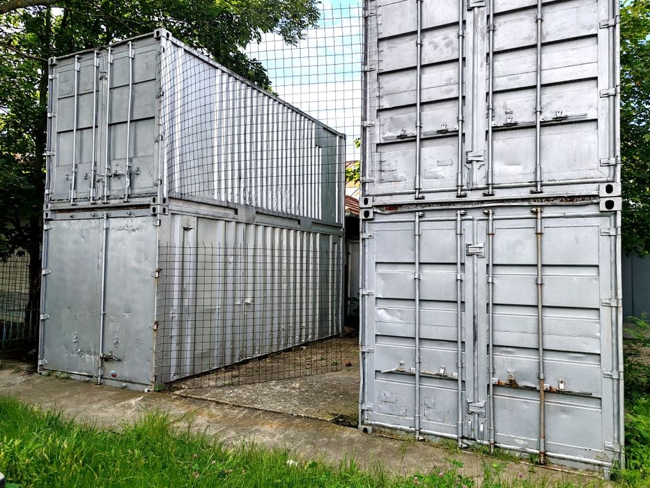 Lot 4 containere de vânzare