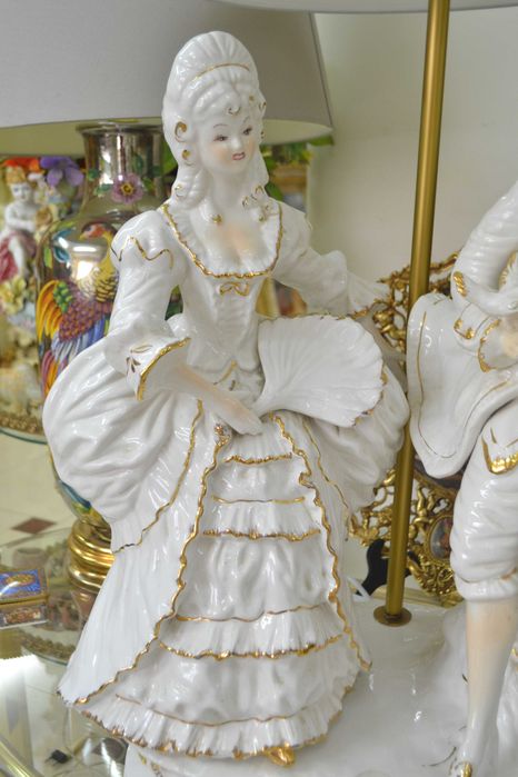superba lampa-veioza mare  95 cm statuete rococo  portelan fin