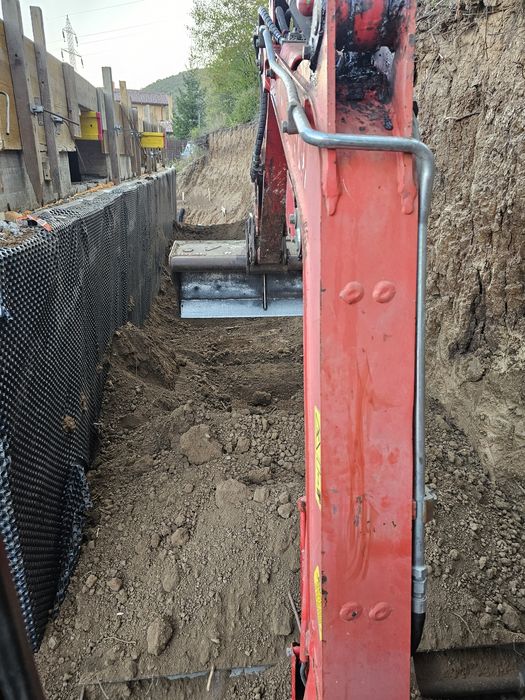 Lucrări cu miniexcavator, fundații,săpături, canalizări