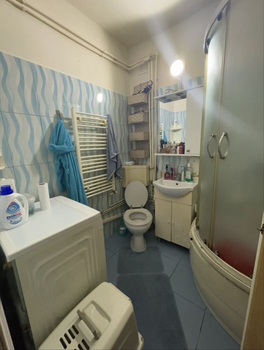 Inchiriez apartament