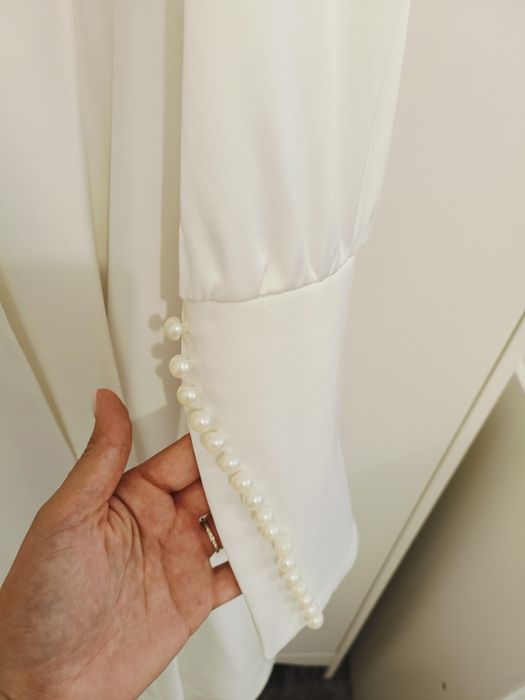 Vând rochita culoare ivory