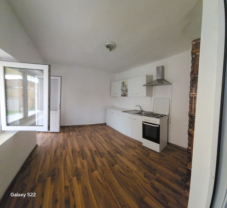 Vând casa în Cobadin