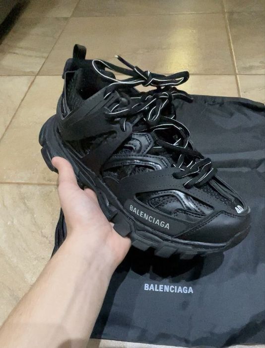 Balenciaga track