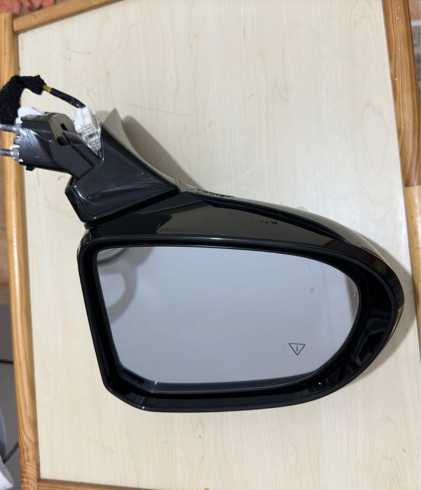 Продам зеркало на Santa Fe