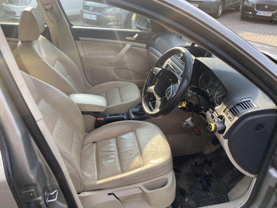Dezmembrez Skoda Octavia 1.6 tdi CAYC