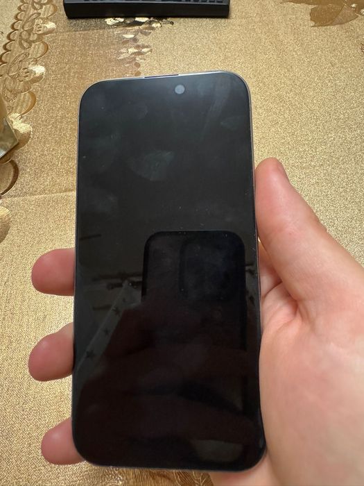 Vand Iphone 15 pro ca nou