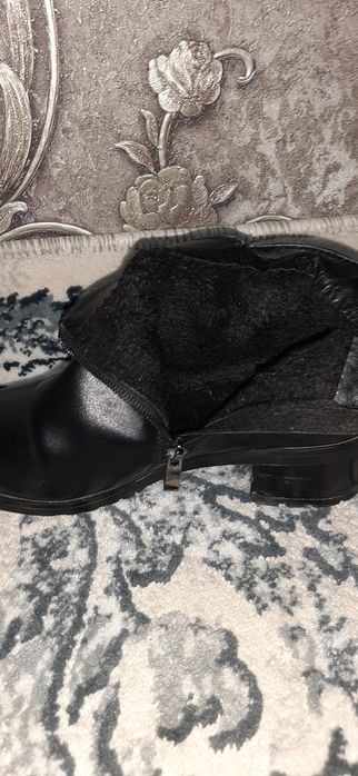Продаються полу сапожки