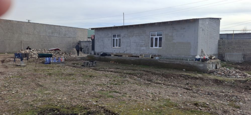 Arzon uy sotiladi 6 sotixdan 12 sotix 1 sotixi 8000 $ dan xat xujjati