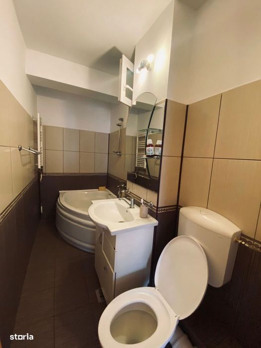 Apartament 4 camere de inchiriat Oradea