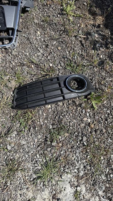 Grila bara fata + proiectoare Audi A4B8 (nfl)