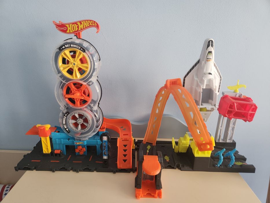 Писти Hot wheels