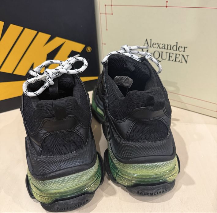 Vand balenciaga triple s marimea 45