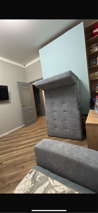 Отдам за шоколадку,отсек от дивана в идеальном состоянии