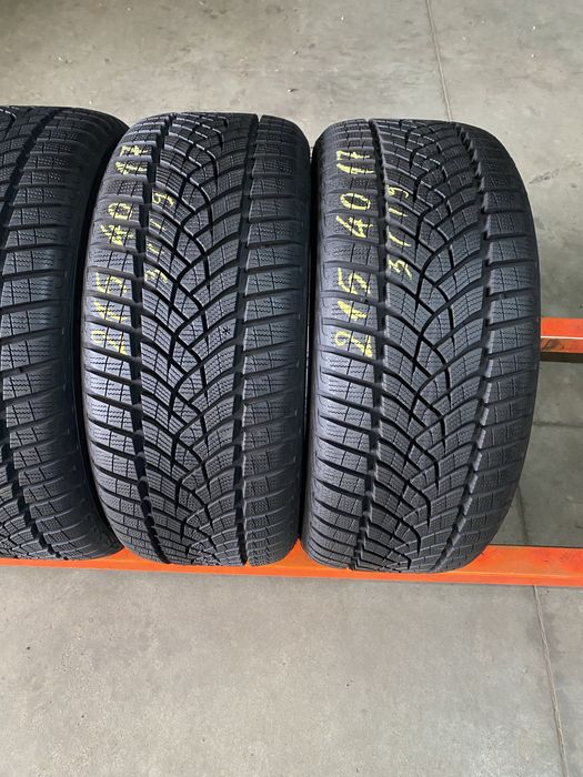 Anvelope iarna 215/40/17 Goodyear Ultra Grip Performance 215 40 17 R17
