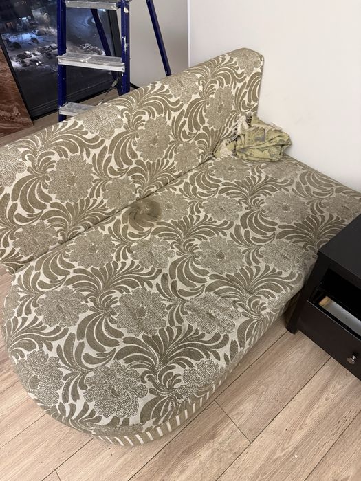 Продам диван в хорошем состоянии