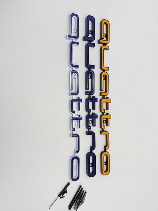 Emblema Compatibila Audi QUATTRO crom/albastru grila