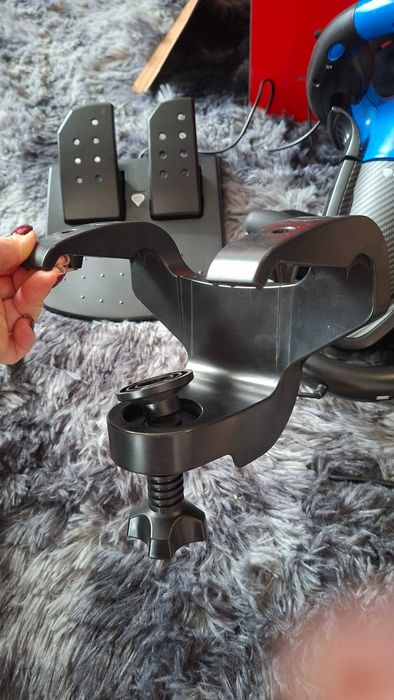 Волан и педали за игри