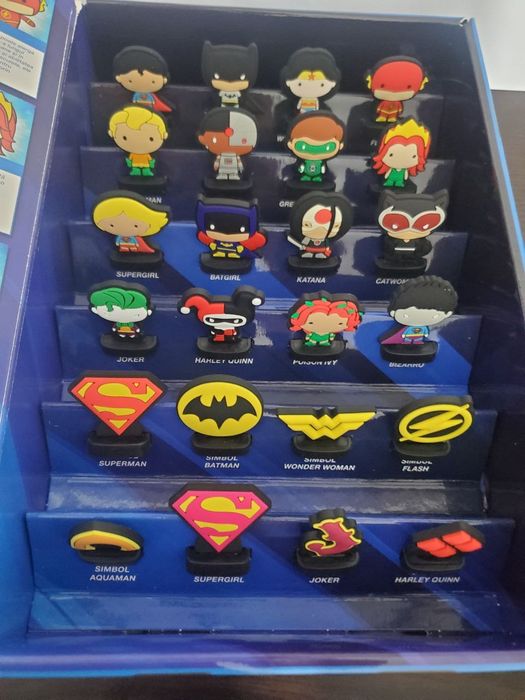 Colectia supereroi Carrefour