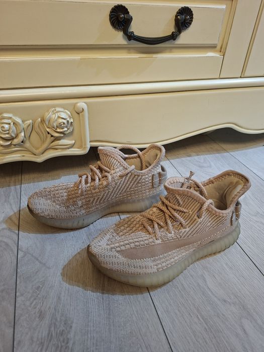 Продам кроссовки ( PUMA, DEMIX, и YEEZY)