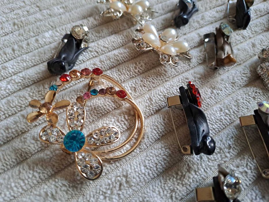 Lot 30 brose cu ac, diverse modele si materiale