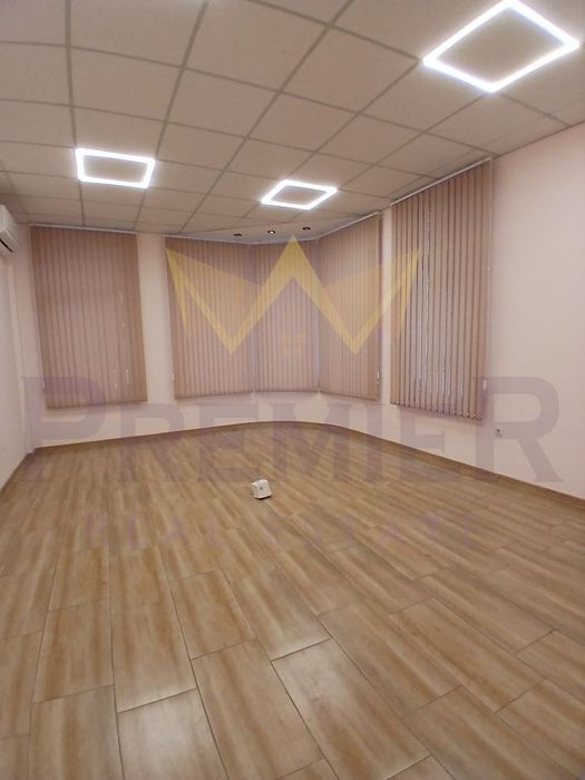 Дава се под наем Офис в Варна, Колхозен пазар - 152 кв.м за 1632 € - Снимка #2