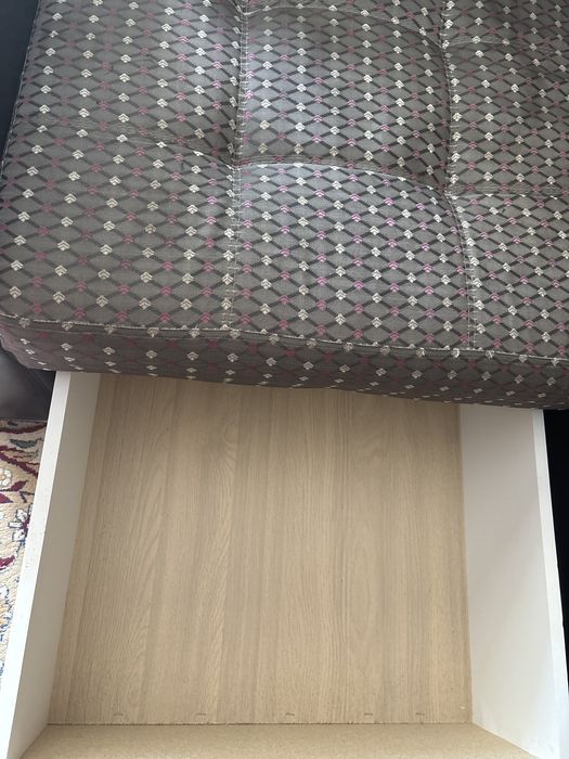 Продается угловой диван в хорошем состоянии