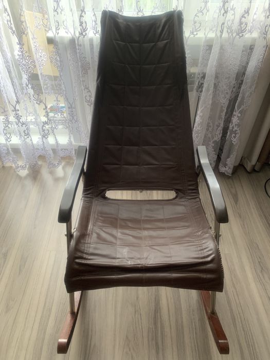 Продам кресло качалку