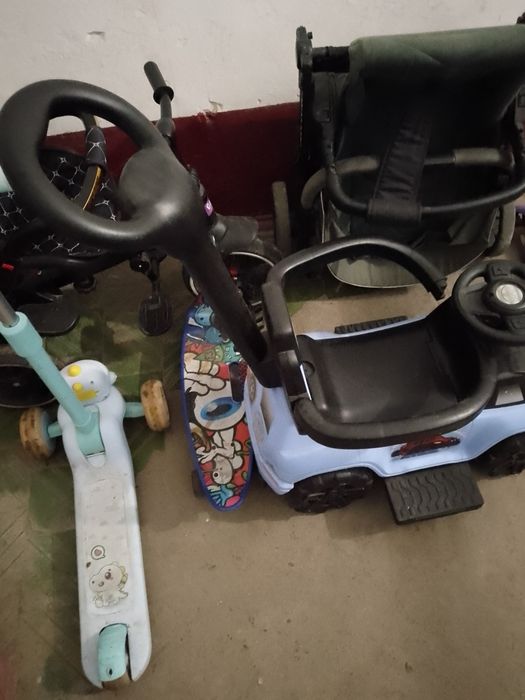 Машинка для мальчика с ручкой с музыкой