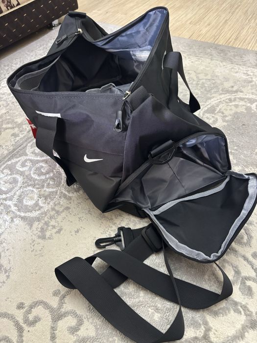Спортивная сумка nike