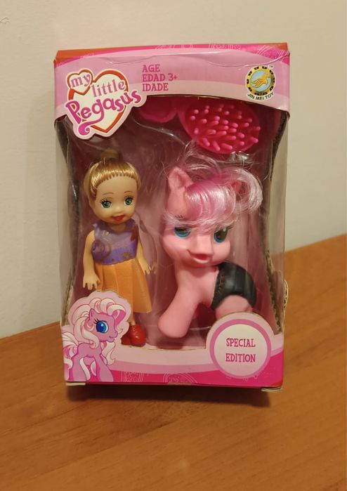 Продавам играчи за момиче и момче