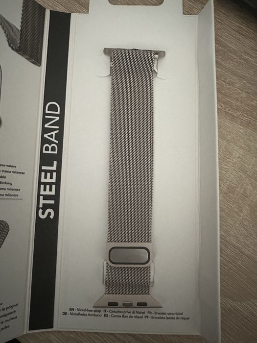 Метална златиста каишка за Apple Watch Cellularline Steel 42/44/45/49