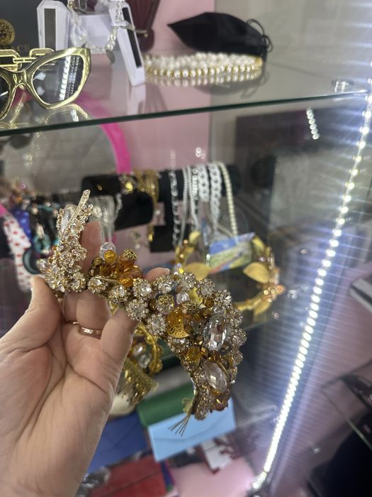 Корона в золоте из хрусталя