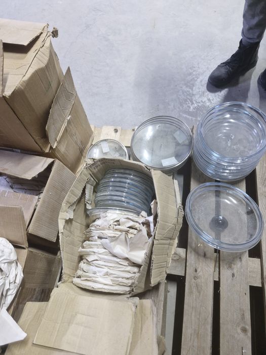 Продам крышки стекло ,разные