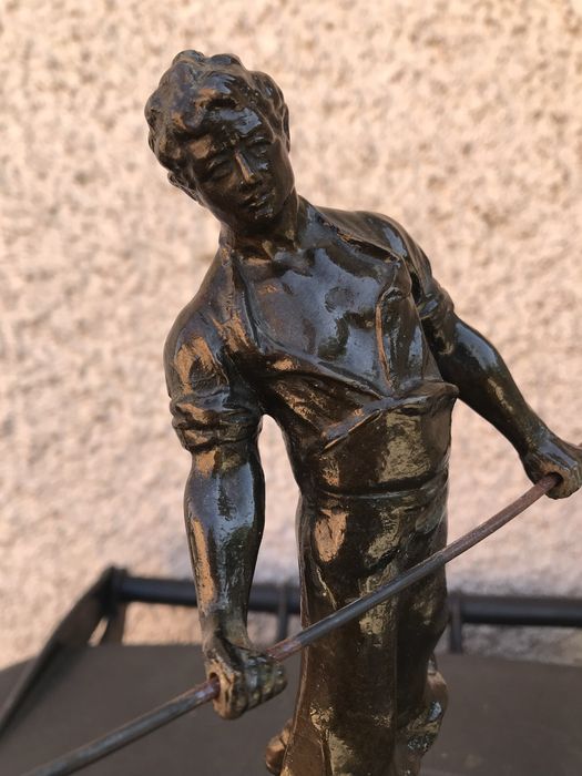 Statuetă din bronz