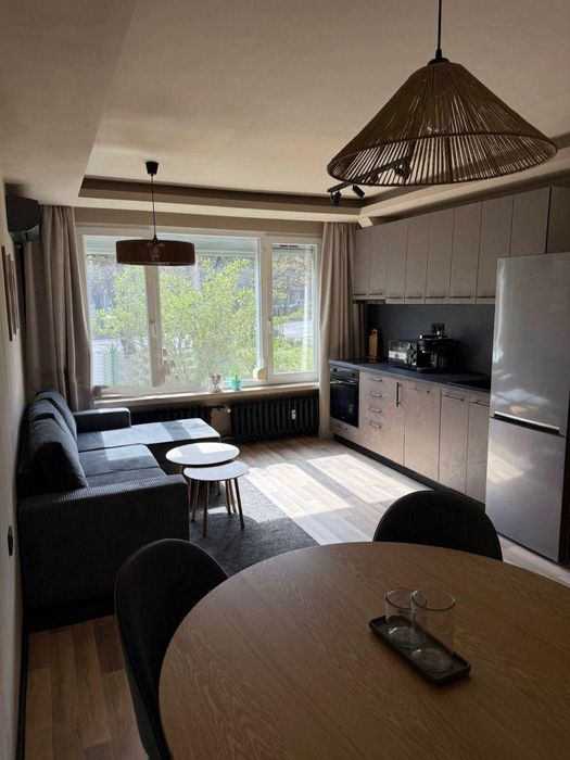 Тристаен апартамент в ж.к. Хиподрума.