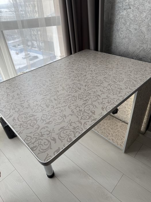 Продам стол-книжку