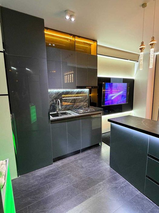 *Высокий доход BLACK TOWER квартира в центре с арендатором.Евро люкс