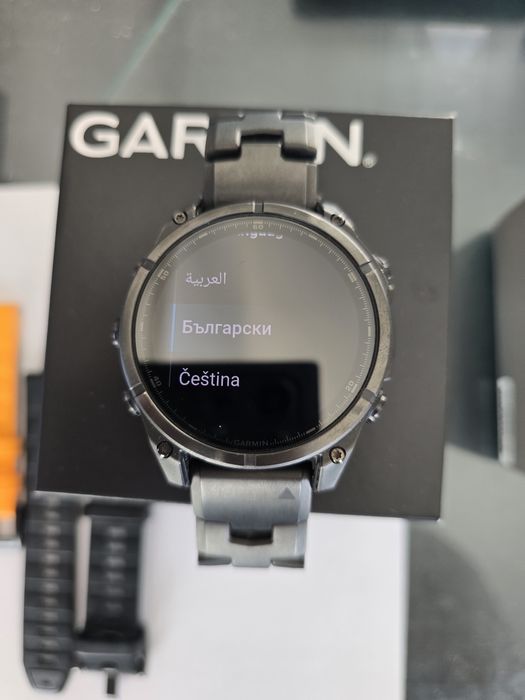 Часовник Garmin Fenix 8