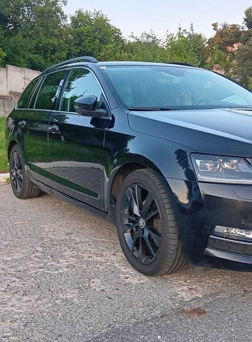 Vând mașină de familie.