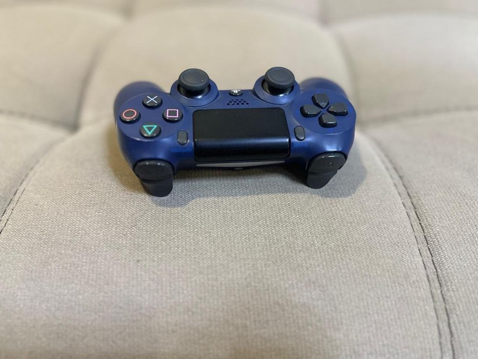 Sony PS4 в идеальном состоянии!